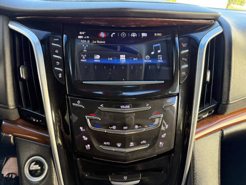 2018 Cadillac Escalade Standard