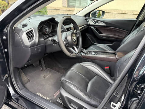 2018 Mazda MAZDA3 Touring