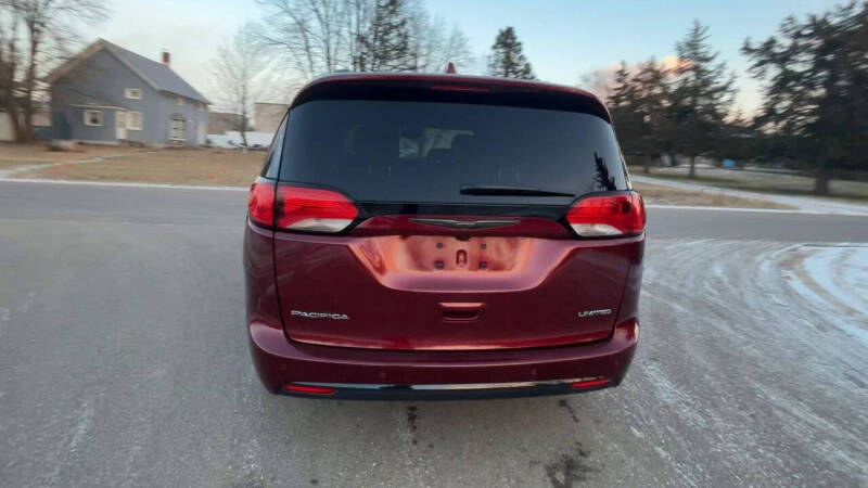 2020 Chrysler Pacifica AWD LAUNCH EDITION photo 4