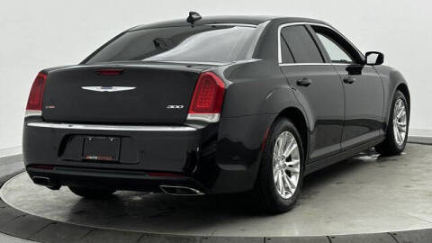 2021 Chrysler 300 Touring L