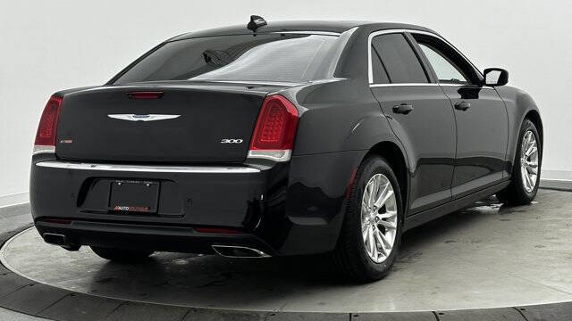 2021 Chrysler 300 Touring L