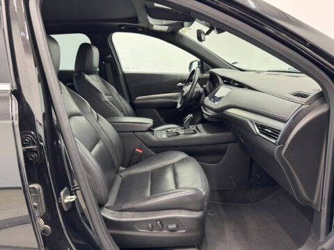 2022 Cadillac XT4 Premium Luxury