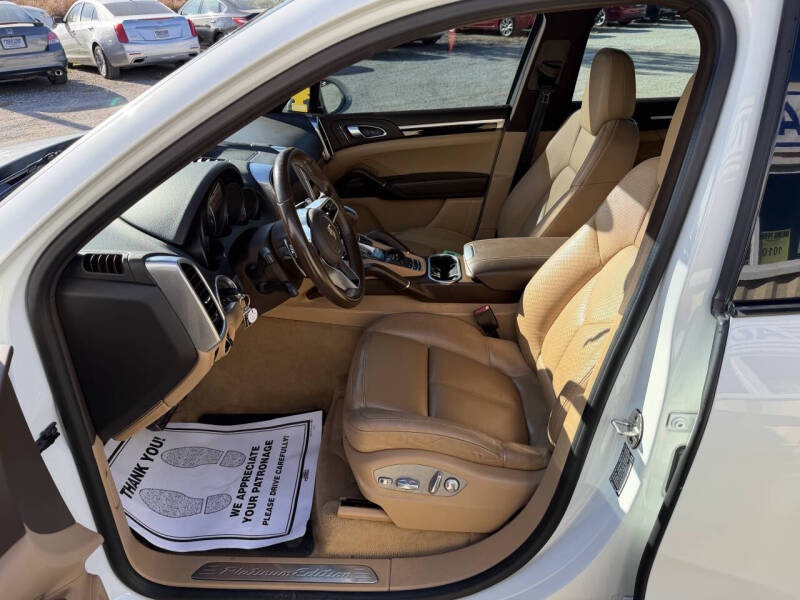 2017 Porsche Cayenne Platinum Edition