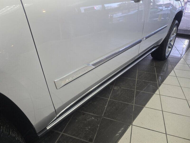 2017 Cadillac Escalade ESV Premium Luxury