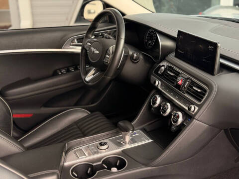 2022 Genesis G70