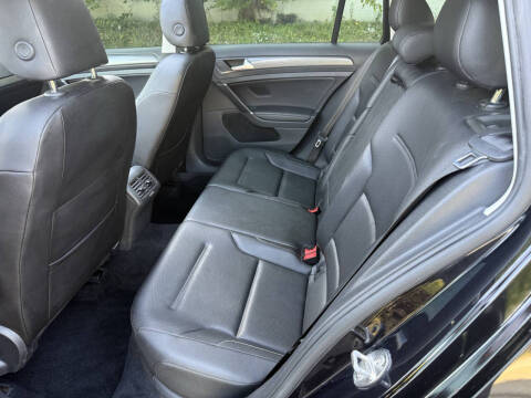 2018 Volkswagen Golf SportWagen TSI S