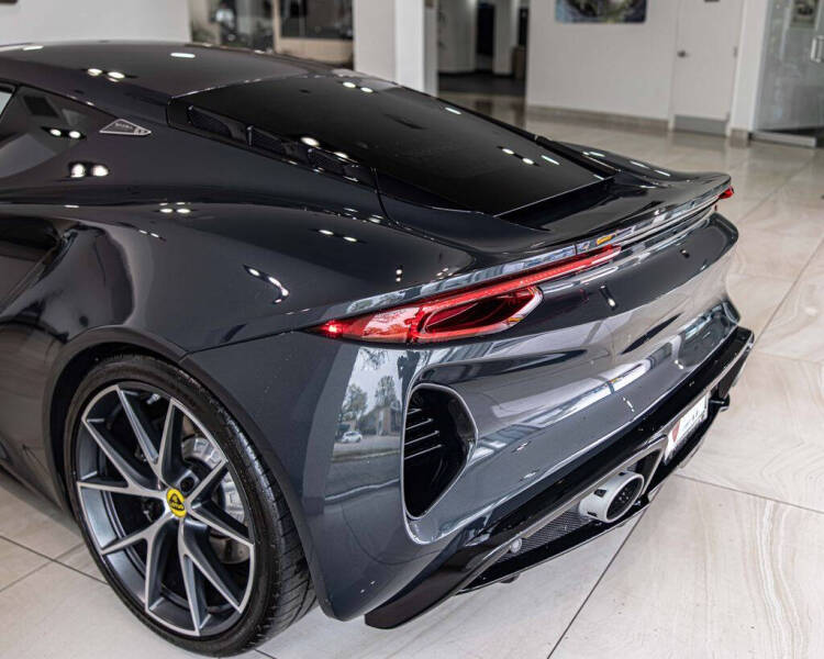 2024 Lotus Emira V6 First Edition