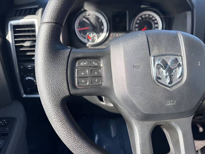 2017 RAM 1500 SLT