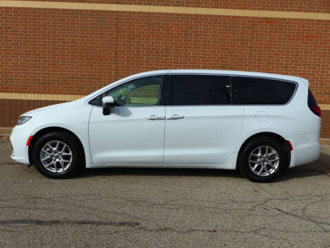 2023 Chrysler Pacifica Touring L