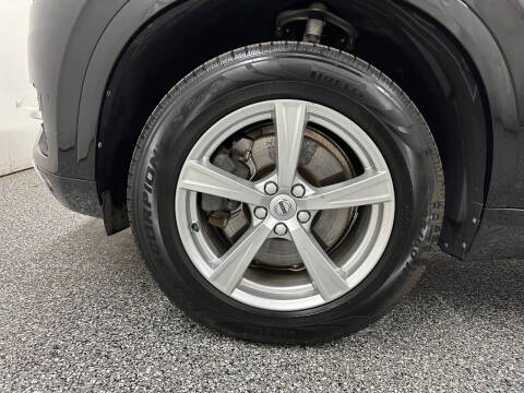 2016 Volvo XC90 T5 Momentum