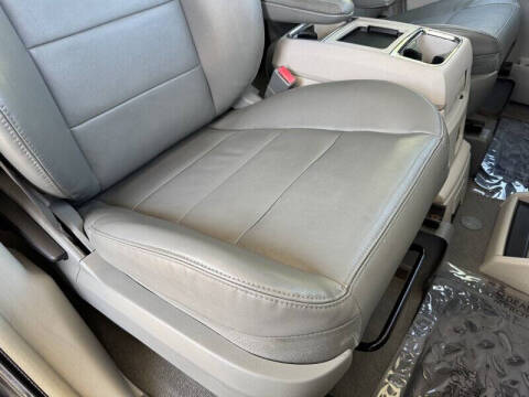 2012 Volkswagen Routan