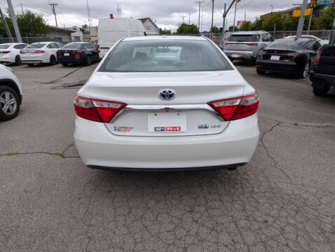2017 Toyota Camry Hybrid XLE
