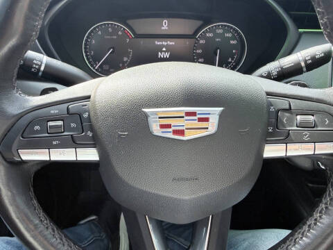 2023 Cadillac XT4 Premium Luxury
