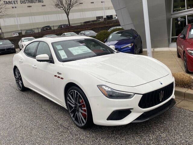 2023 Maserati Ghibli Trofeo