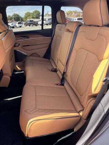 2025 Jeep Grand Cherokee Summit