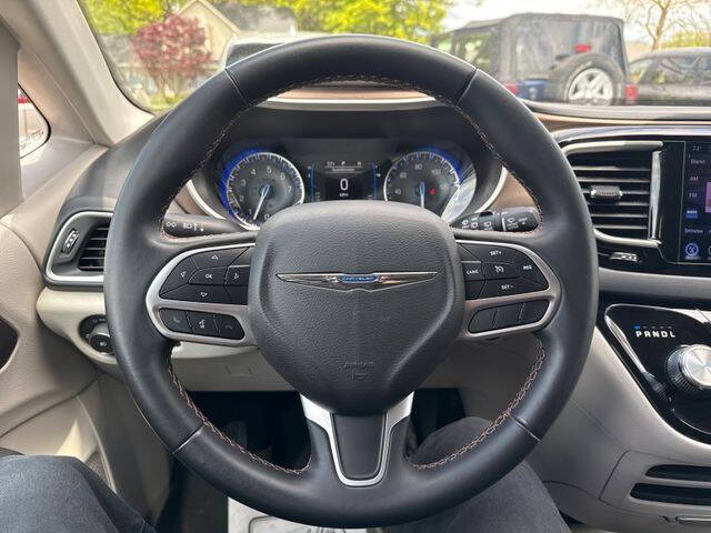 2017 Chrysler Pacifica Touring-L