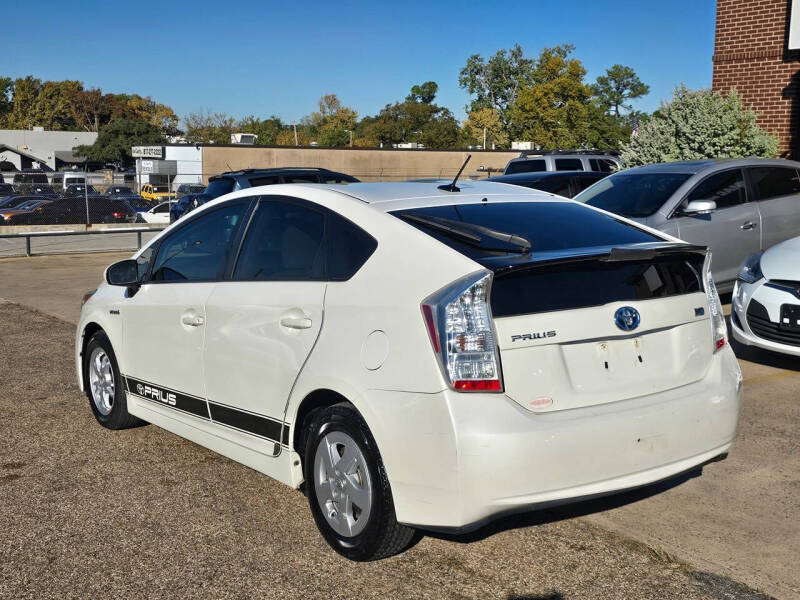 2010 Toyota Prius III