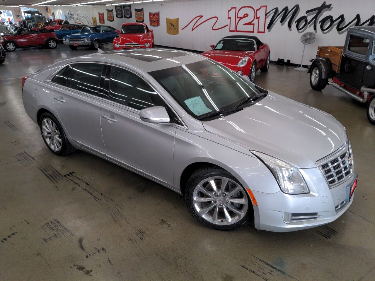 The 2013 Cadillac XTS Luxury Collection photos