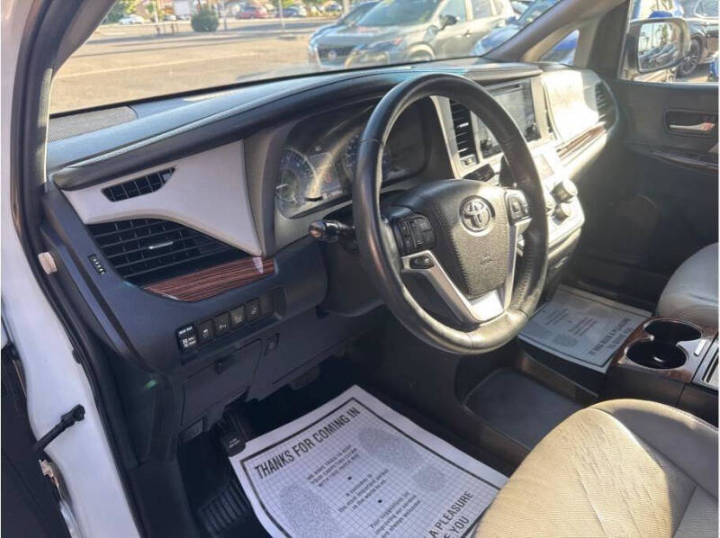 2016 Toyota Sienna