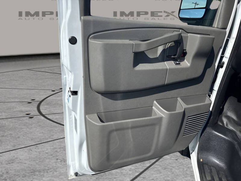 2021 Chevrolet Express 2500