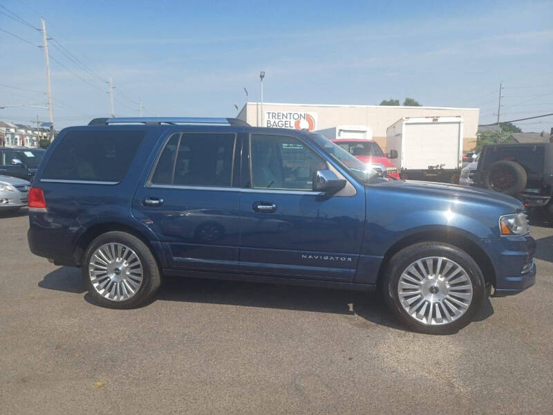2017 Lincoln Navigator Select