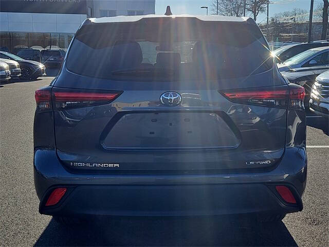 2023 Toyota Highlander LE