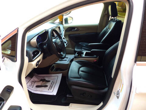 2023 Chrysler Pacifica Touring L