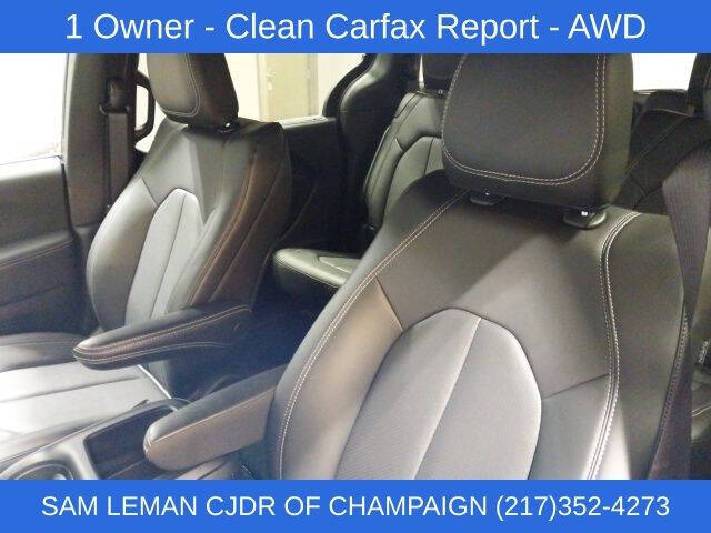 2025 Chrysler Pacifica Select