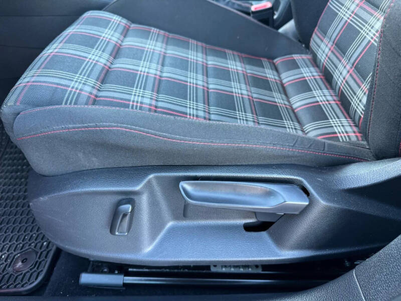 2017 Volkswagen Golf GTI