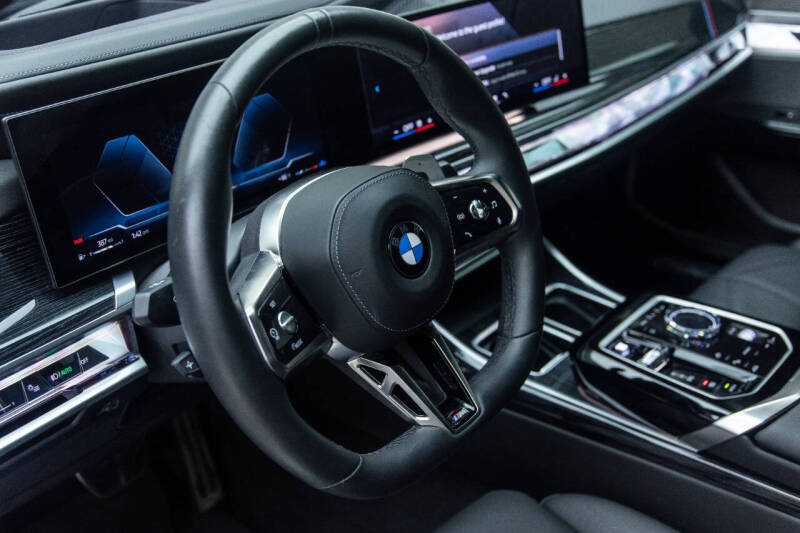 2023 BMW 7 Series 740i