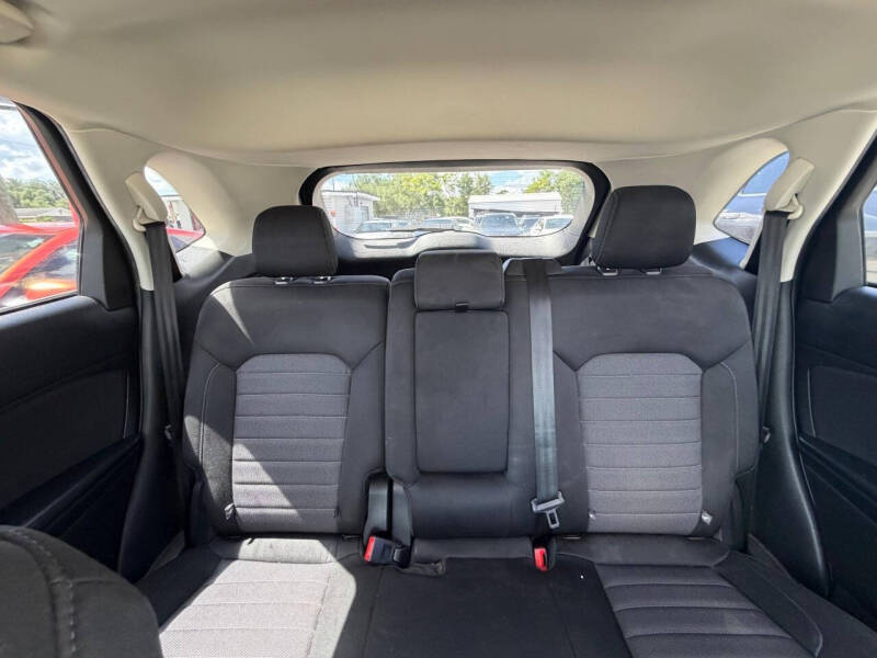 2017 Ford Edge SE
