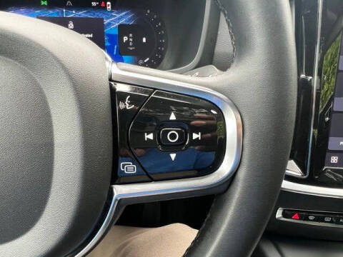 2024 Volvo S60 B5 Plus Dark Theme