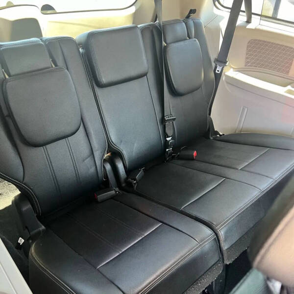 2014 Chrysler Town and Country Touring-L