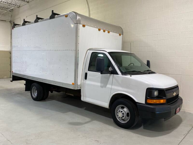 2008 Chevrolet Express Cutaway for sale at Riverview Auto Brokers in Des Plaines IL