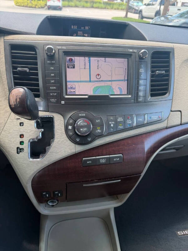 2011 Toyota Sienna XLE 8-Passenger