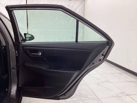 2016 Toyota Camry SE