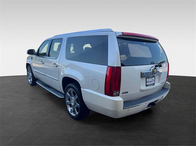 2011 Cadillac Escalade ESV Luxury