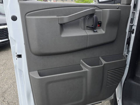 2023 GMC Savana 2500