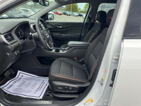 2023 GMC Acadia AT4