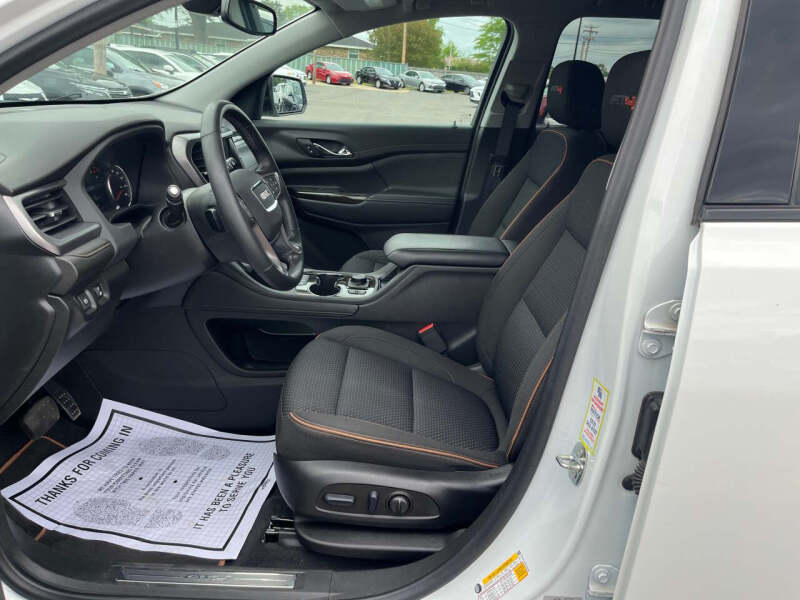 2023 GMC Acadia AT4