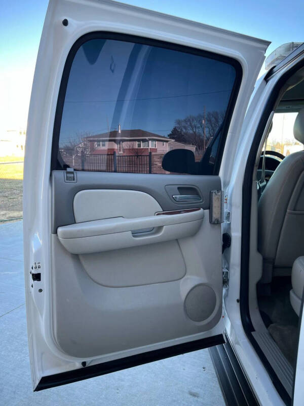 2013 Chevrolet Suburban LT 2500