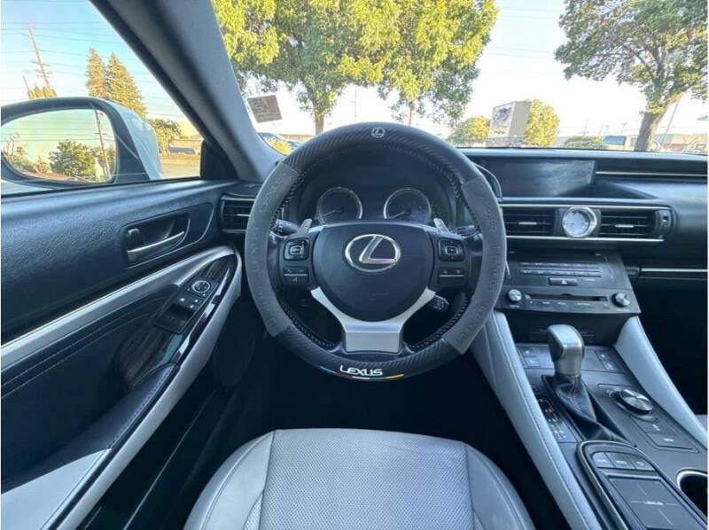 2016 Lexus RC 200t