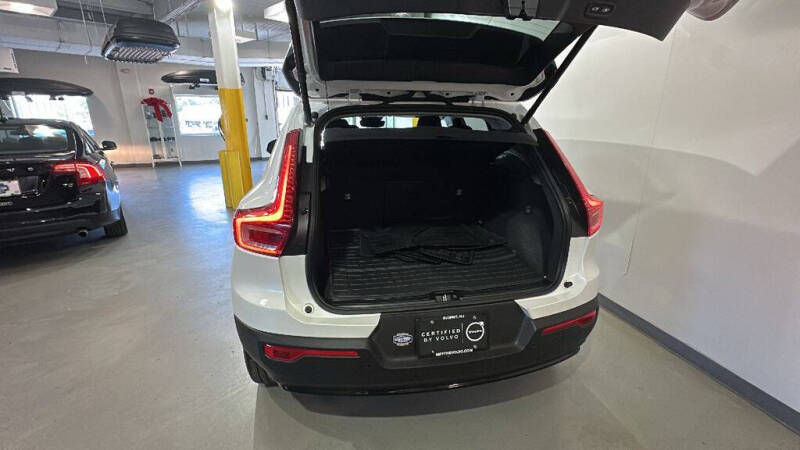 2026 Volvo XC40 B5 Plus