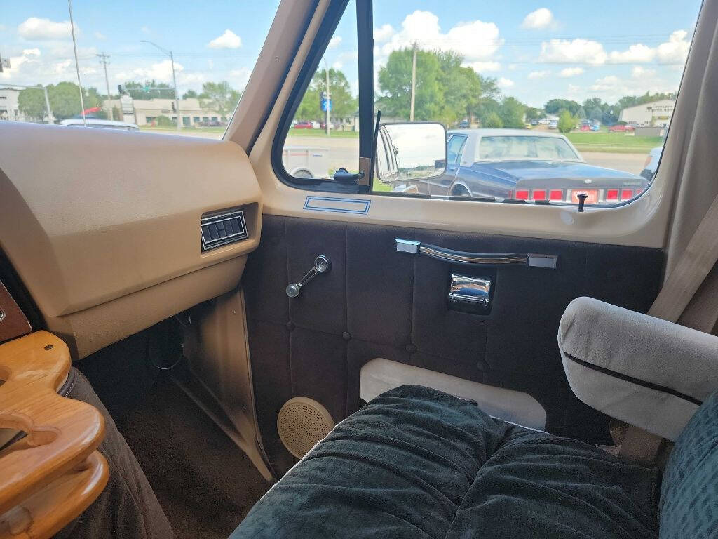1984 Ford E-Series 46