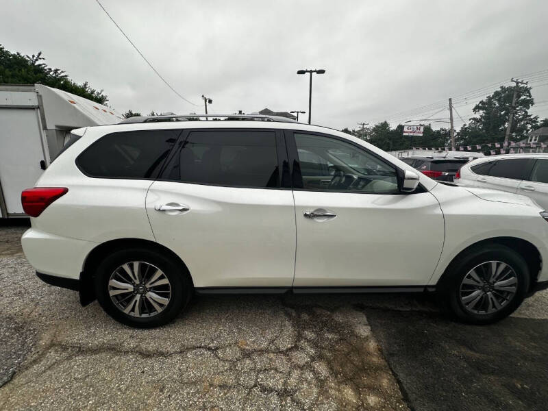 2020 Nissan Pathfinder SV