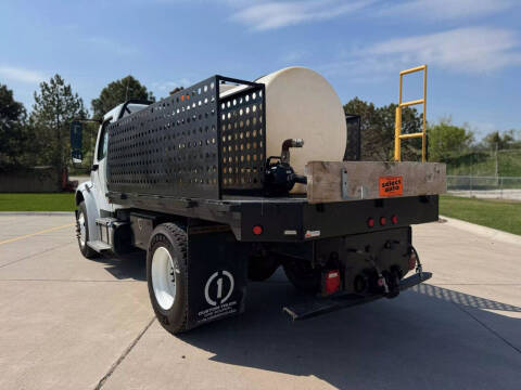 2019 Freightliner M2 106