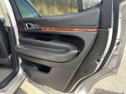 2011 Lincoln MKT