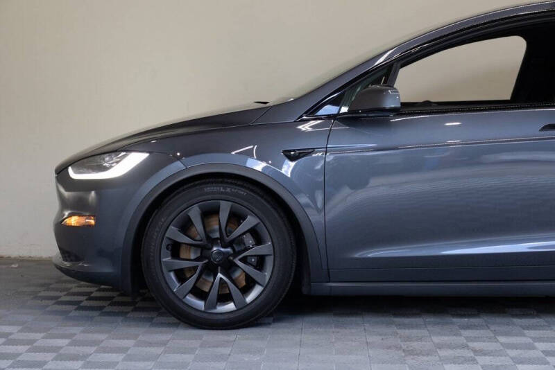 2023 Tesla Model X Standard Range