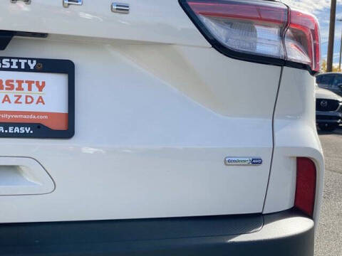 2020 Ford Escape Titanium