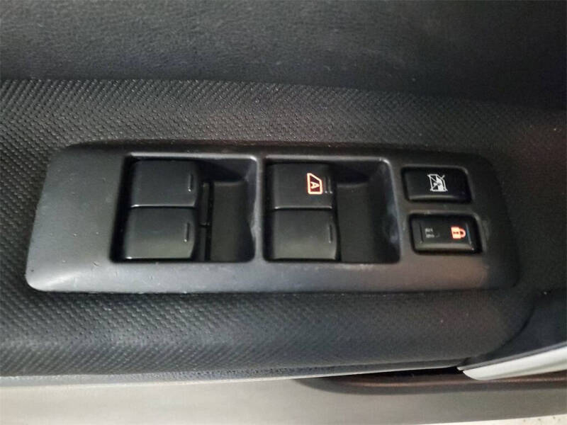 2011 Nissan Rogue S Krom